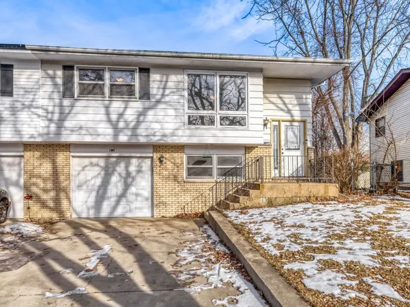 1630 Maple Ln, Elgin, IL 60123