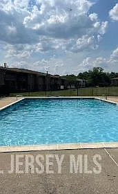 405 Cynthia Ct S — Photo 10