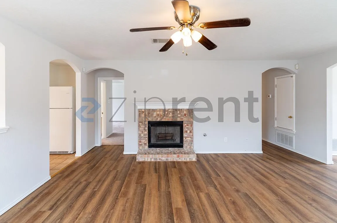 3 bed, 1508 sqft, $2,100 — Photo 3