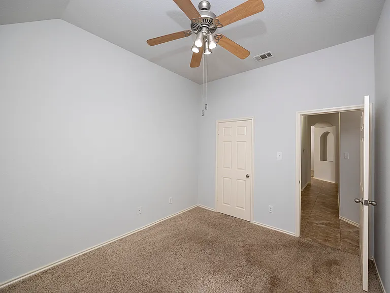 5556 Sky Ridge Dr — Photo 13