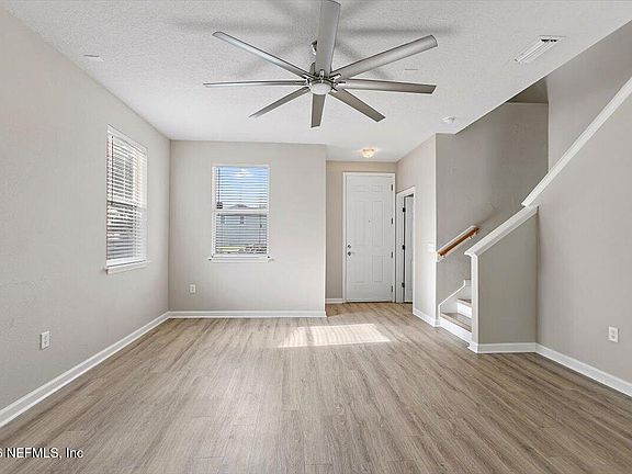 4th image of 364 BOSTWICK Circle