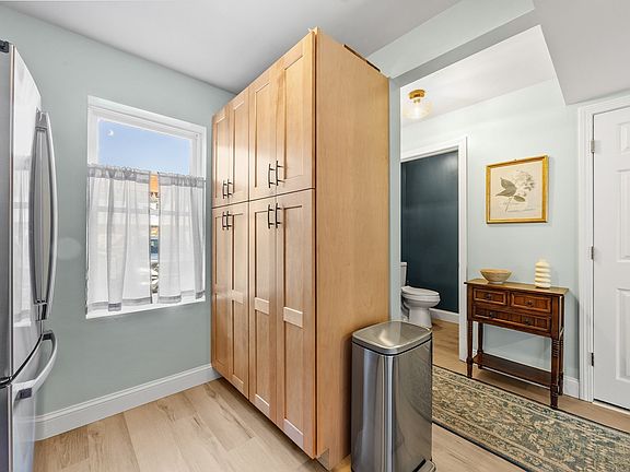 5th image of 805 Brookline Way