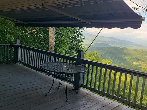 2nd image of 288 Oak Ridge Ln