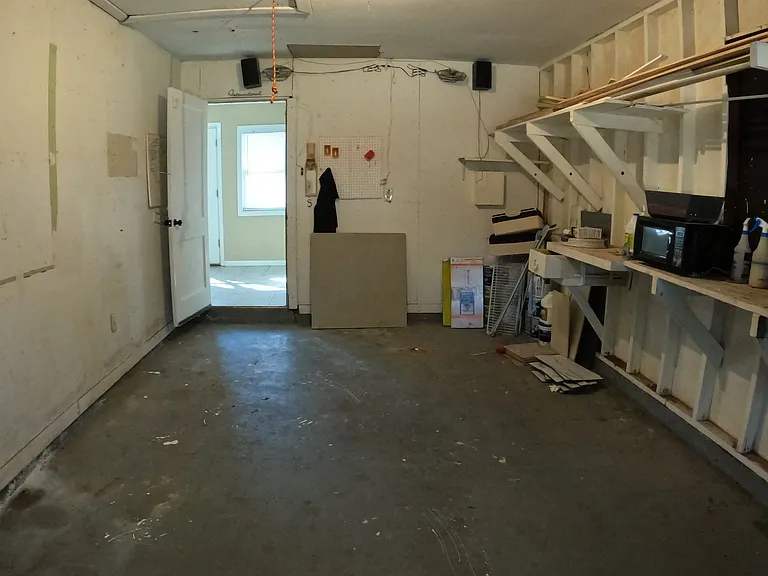 765 Callaway Dr — Photo 15