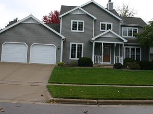 520 Dorn Dr, Waunakee, WI 53597