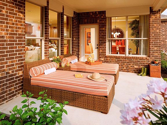 Tifton Walk_EXAMPLE MODEL PHOTO_Outdoor Patio