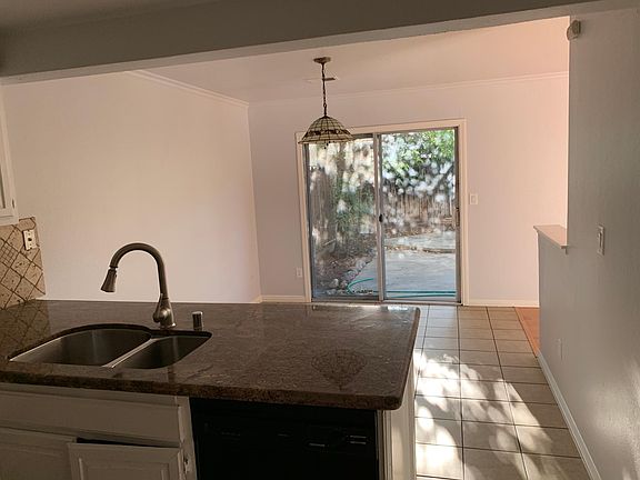 4th image of 1737 Creekstone Cir