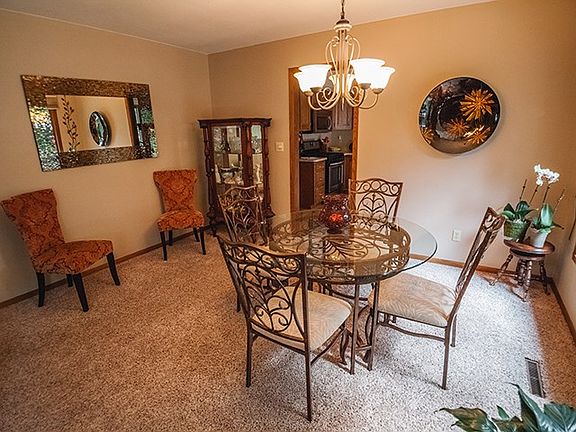 5th image of 5901 Churchview Dr #L