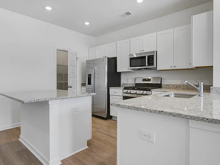 105 Pine Gate Dr — Photo 4