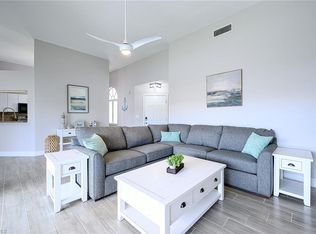 583 Beachwalk Cir #Q-202, Naples, FL 34108