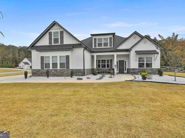 6 Crestview Ct, Newnan, GA 30265