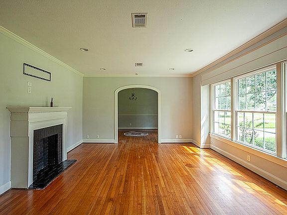 4th image of 755 N 23rd St