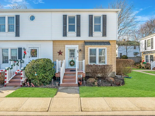 190 Merrick Road #27, Amityville, NY 11701