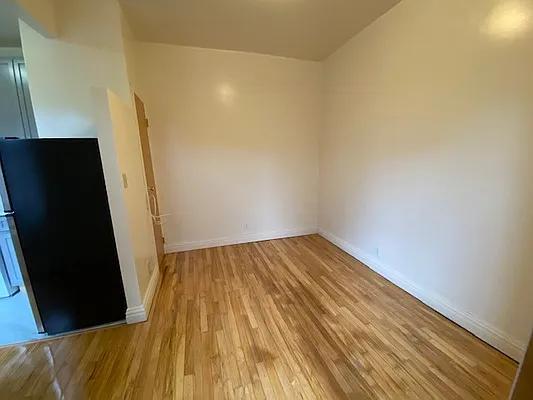 Rented by Mdays Realty | media 16