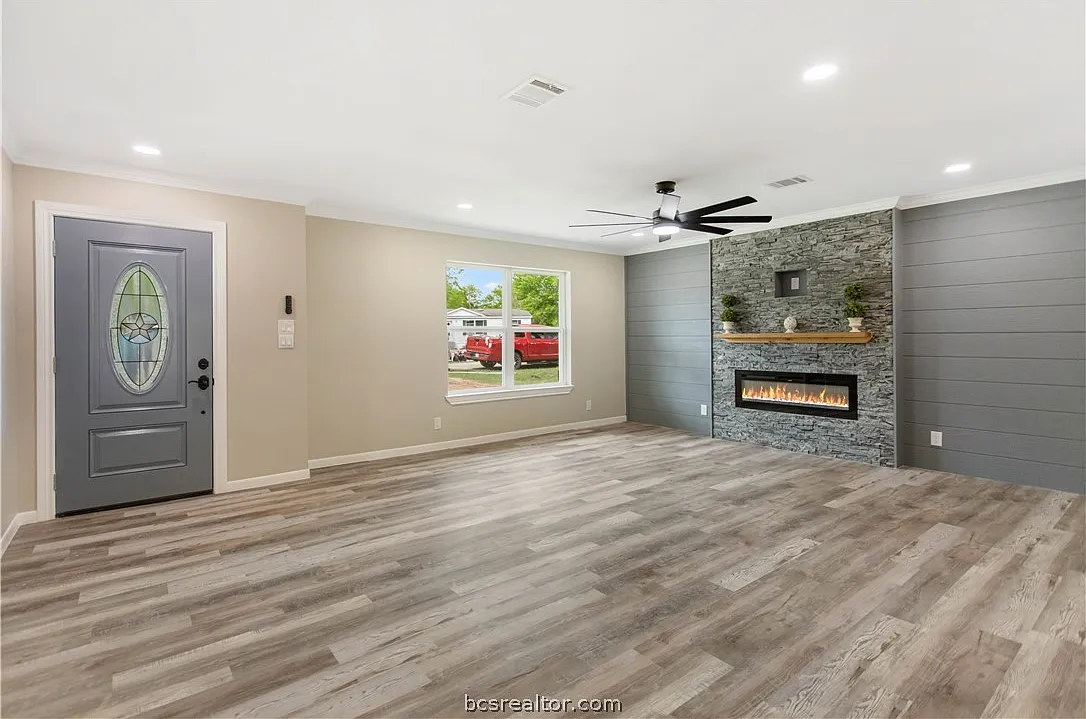 4 bed, 1750 sqft, $1,950 — Photo 4