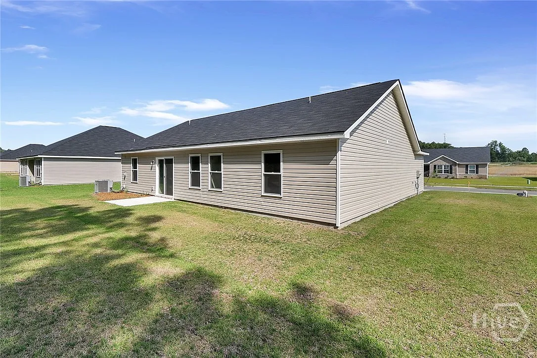 3 bed, 2.0 bath, 1565 sqft, $1,900 — Photo 2