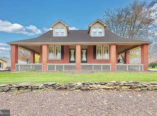 150 W Hanover St, Spring Grove, PA 17362