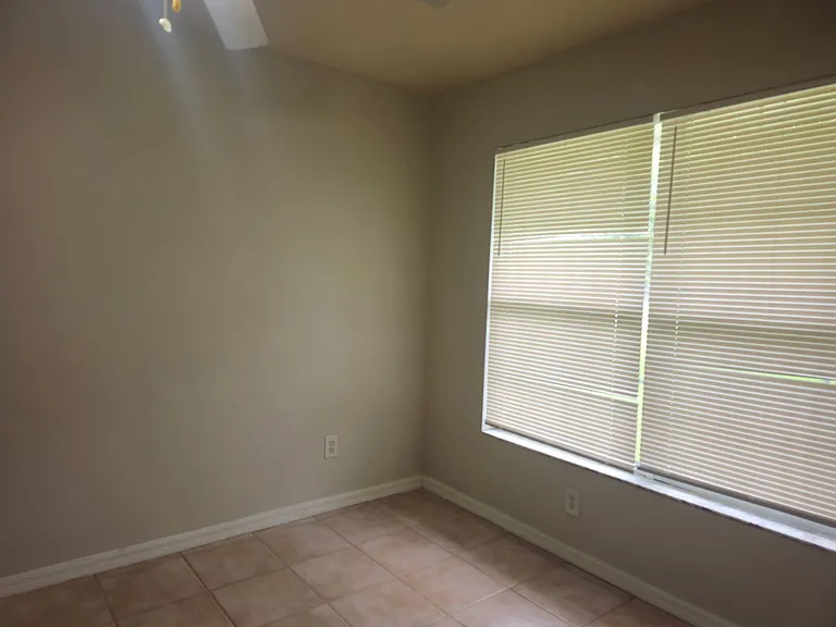 530 NE 24th Ave — Photo 16
