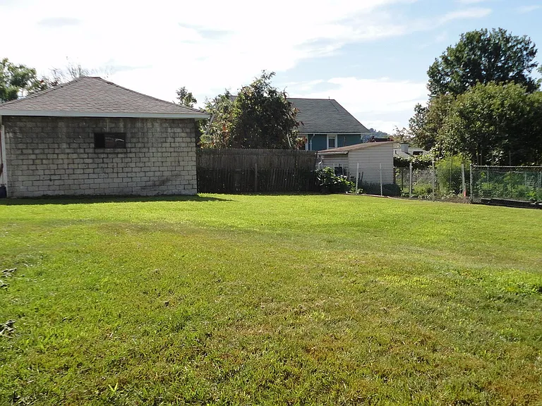353 Demain Ave — Photo 9