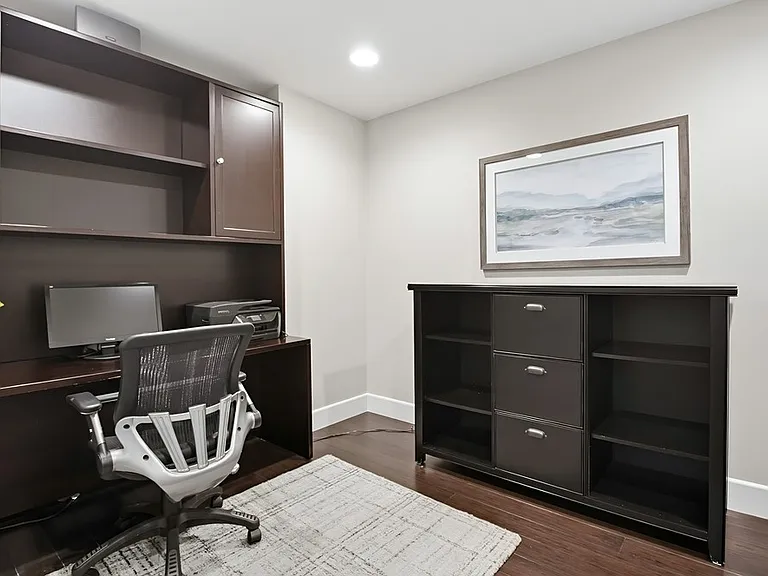 1431 Pac Hwy #415 — Photo 25