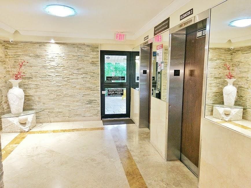 1st image of 2935 NE 163rd St APT 5N