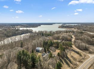 33133 Northland Trl, Lindstrom, MN 55045