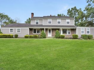 952 Ardsley Dr, Bridgewater, NJ 08807