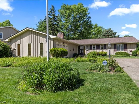3516 Meadowbrook Dr, Lorain, OH 44053