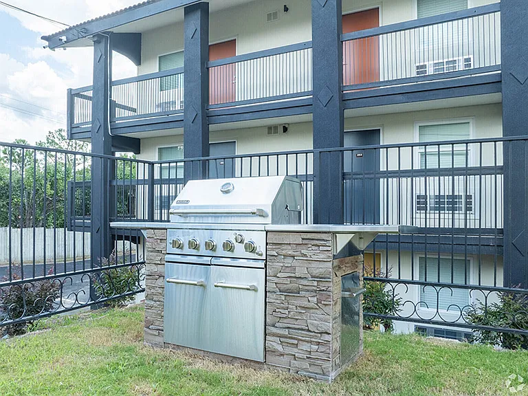 Broadview Apartments — Photo 20