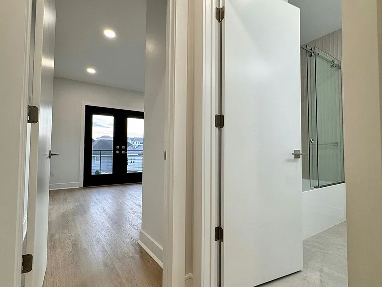 85 W High St #2R — Photo 18