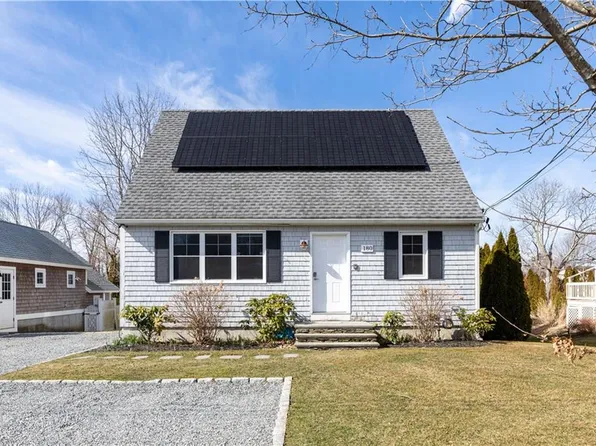 180 Center Ave, Middletown, RI 02842
