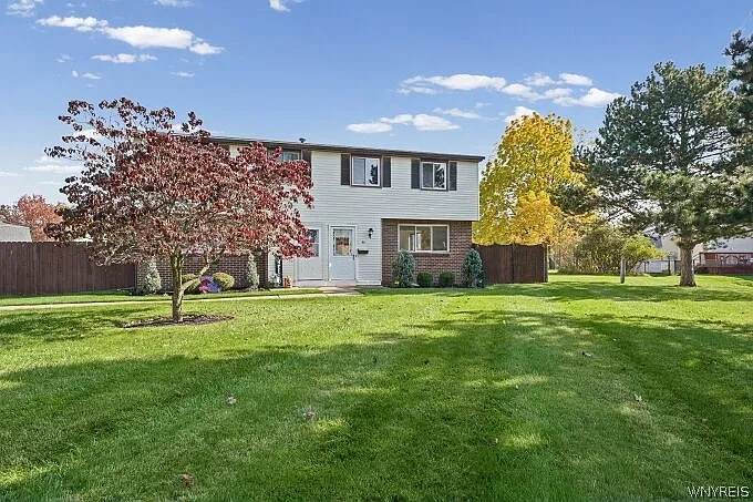 3 bed, 1.5 bath, 1106 sqft, $1,995 — Photo 1