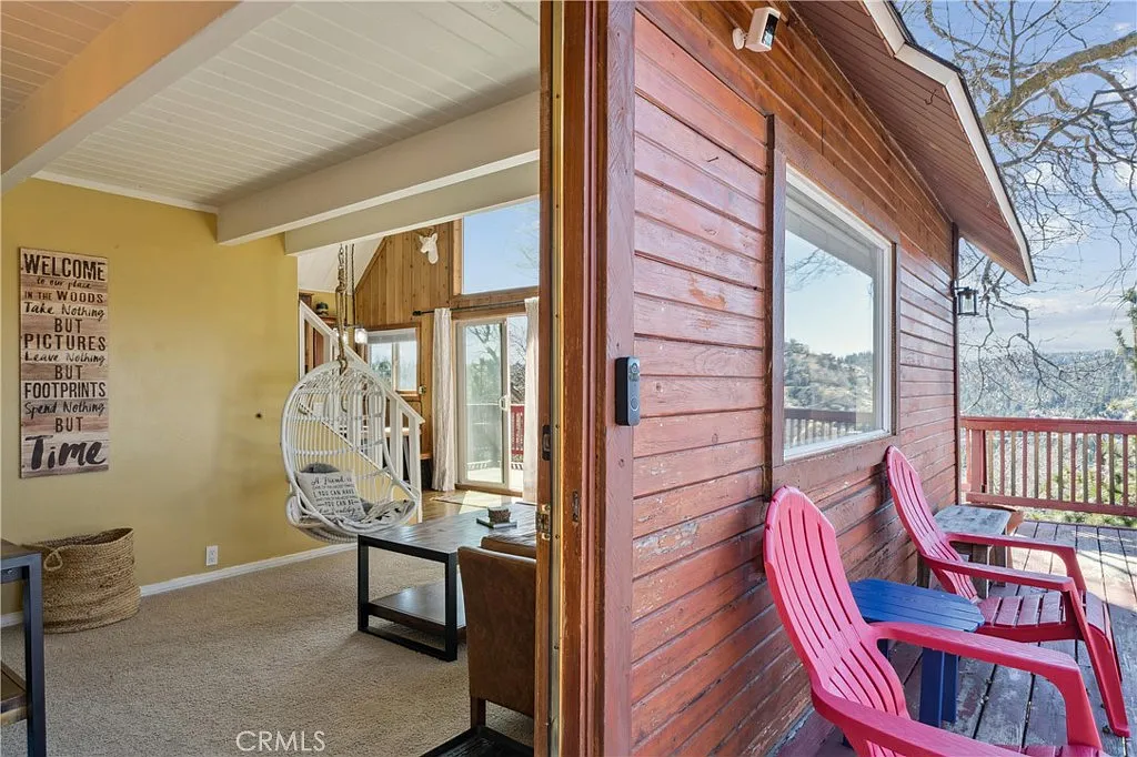 3 bed, 2.5 bath, 1396 sqft, $2,600 — Photo 3