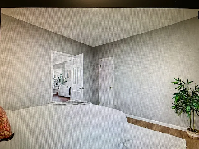 402 McIver St — Photo 10
