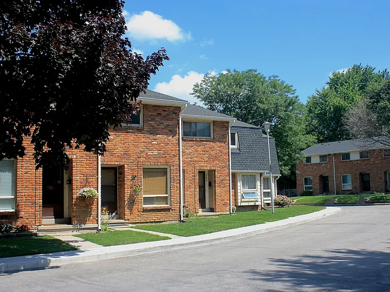 217 Admiral Dr — Photo 21