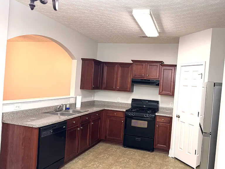 68 Riley Place Dr — Photo 3