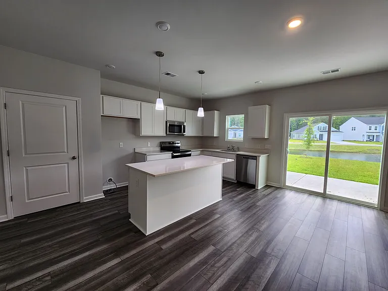 145 Jepson Way — Photo 2