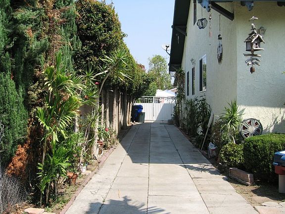 4th image of 321 W Regent St