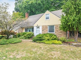 2106 Glenridge Rd, Euclid, OH 44117