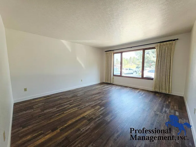 618 Sahara Dr — Photo 7