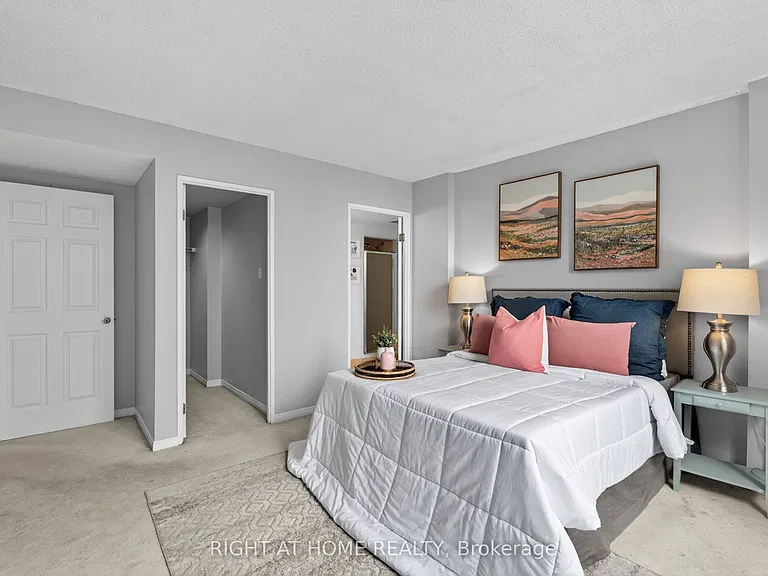 6 Humberline Dr #323 — Photo 26