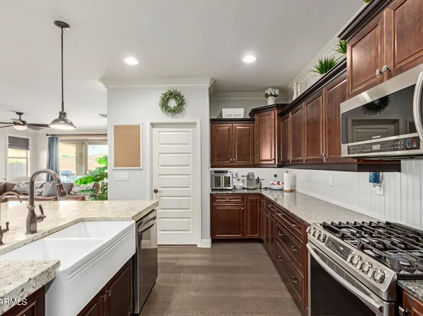 2738 E CHERRY HILL Drive, Gilbert, AZ 85298