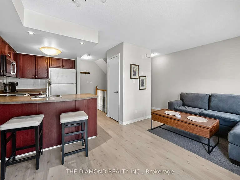 16 Laidlaw St #912 — Photo 11