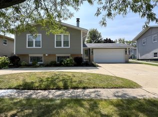 6243 Rio Verde Ave, Oak Forest, IL 60452