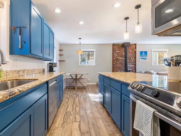 10990 Palisades Dr — Photo 26