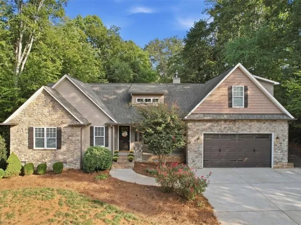 290 Twin Creeks Dr, Stokesdale, NC 27357