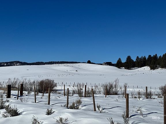 3rd image of High Valley Rd