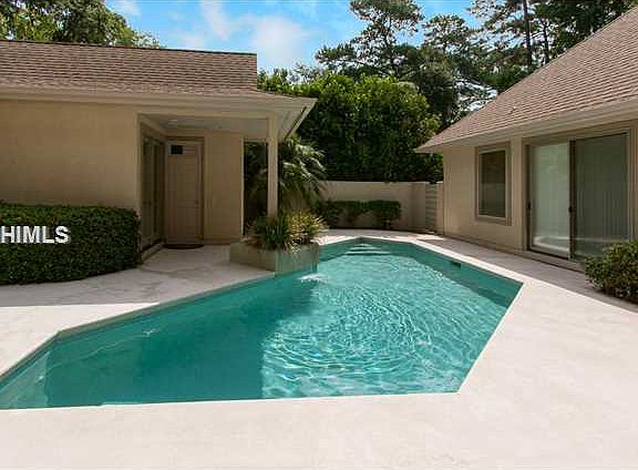 4th image of 553 Colonial Dr