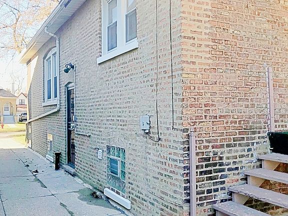 2nd image of 1023 S 22nd Ave