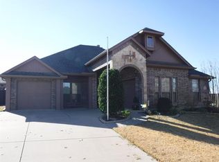 111 Saddlebag Ct, Newark, TX 76071